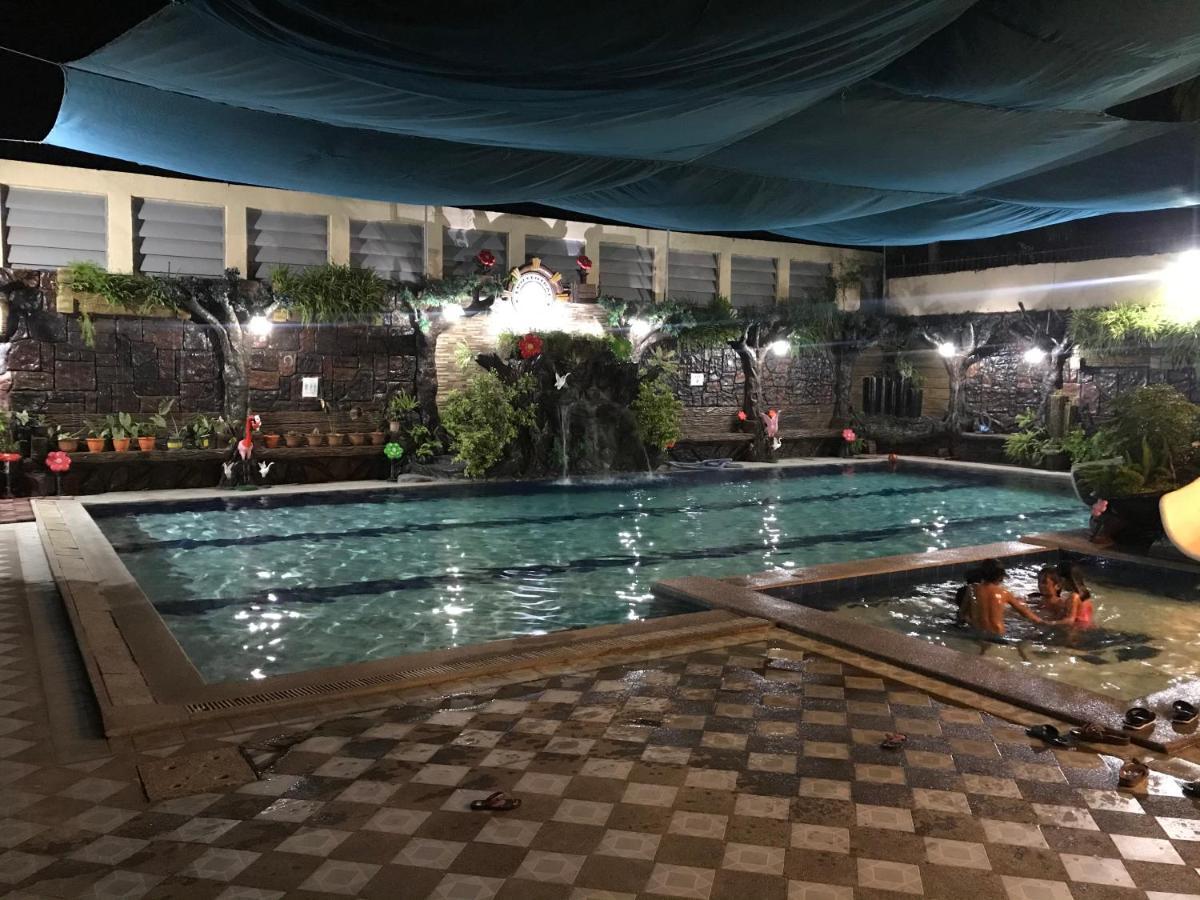 Srjo Fun Central Resort Calamba  Exterior photo